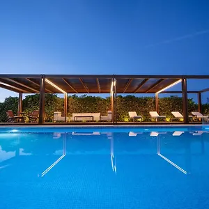 Villa Bluegreen, Karteros