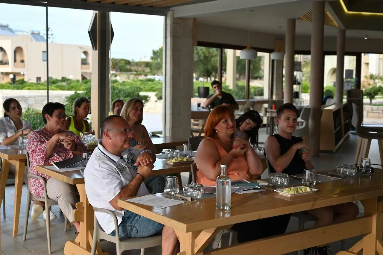 Kavos Hotel & Suites Stavros